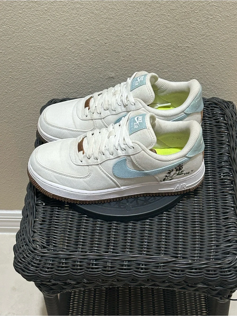 Size 8.5 Nike Air Force 1 ‘07 SE Indigo CZ0269-100